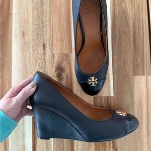 GUC Tory Burch Wedges, size 8